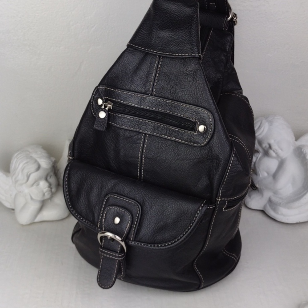 Cool Black Leather Sling Back Shoulder Bag Backpack! It Easily Converts!
